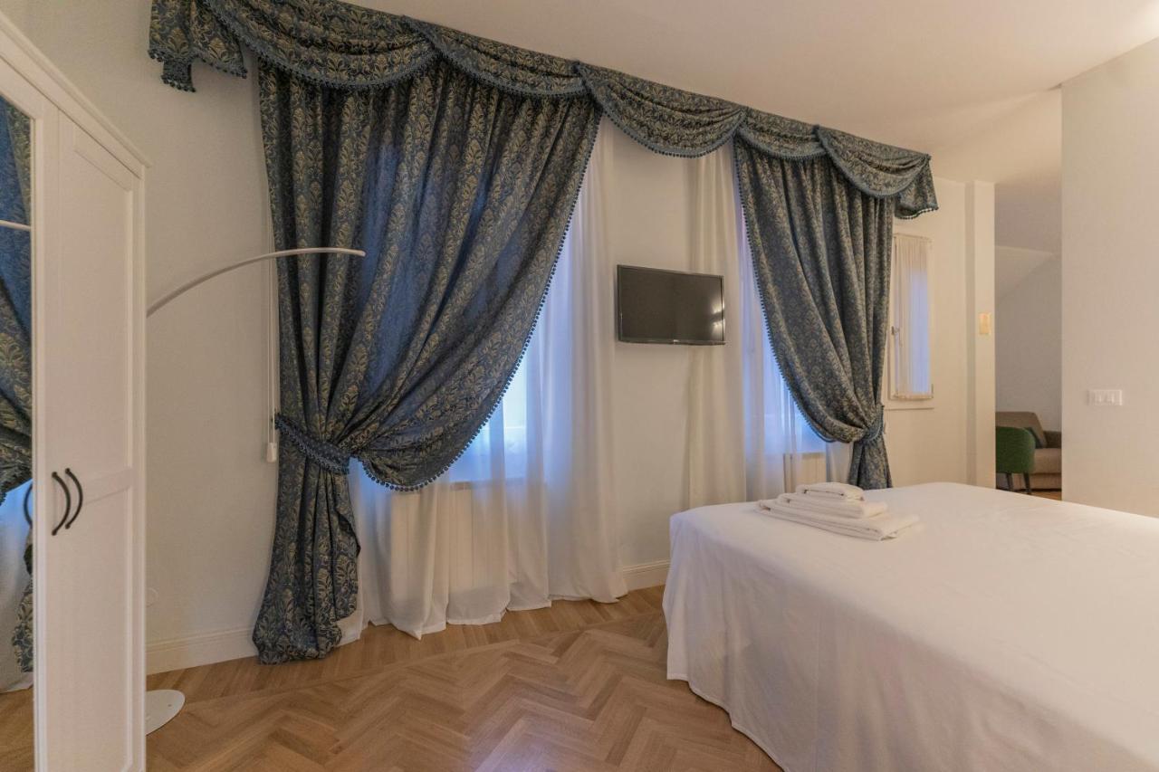 Aldrovandi Luxury Suites And Apartment 볼로냐 외부 사진