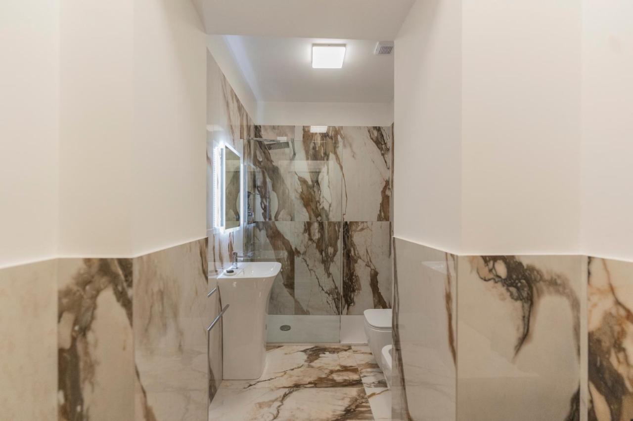 Aldrovandi Luxury Suites And Apartment 볼로냐 외부 사진