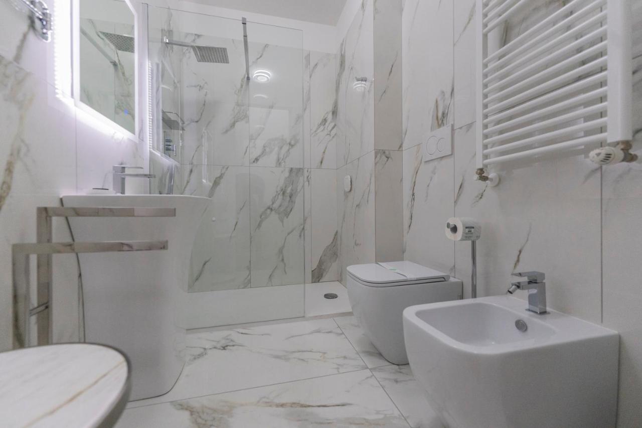 Aldrovandi Luxury Suites And Apartment 볼로냐 외부 사진