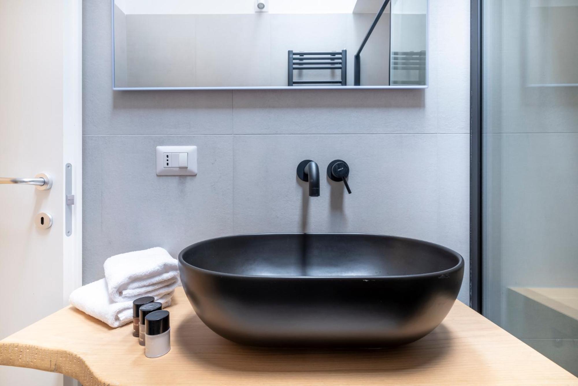 Aldrovandi Luxury Suites And Apartment 볼로냐 외부 사진