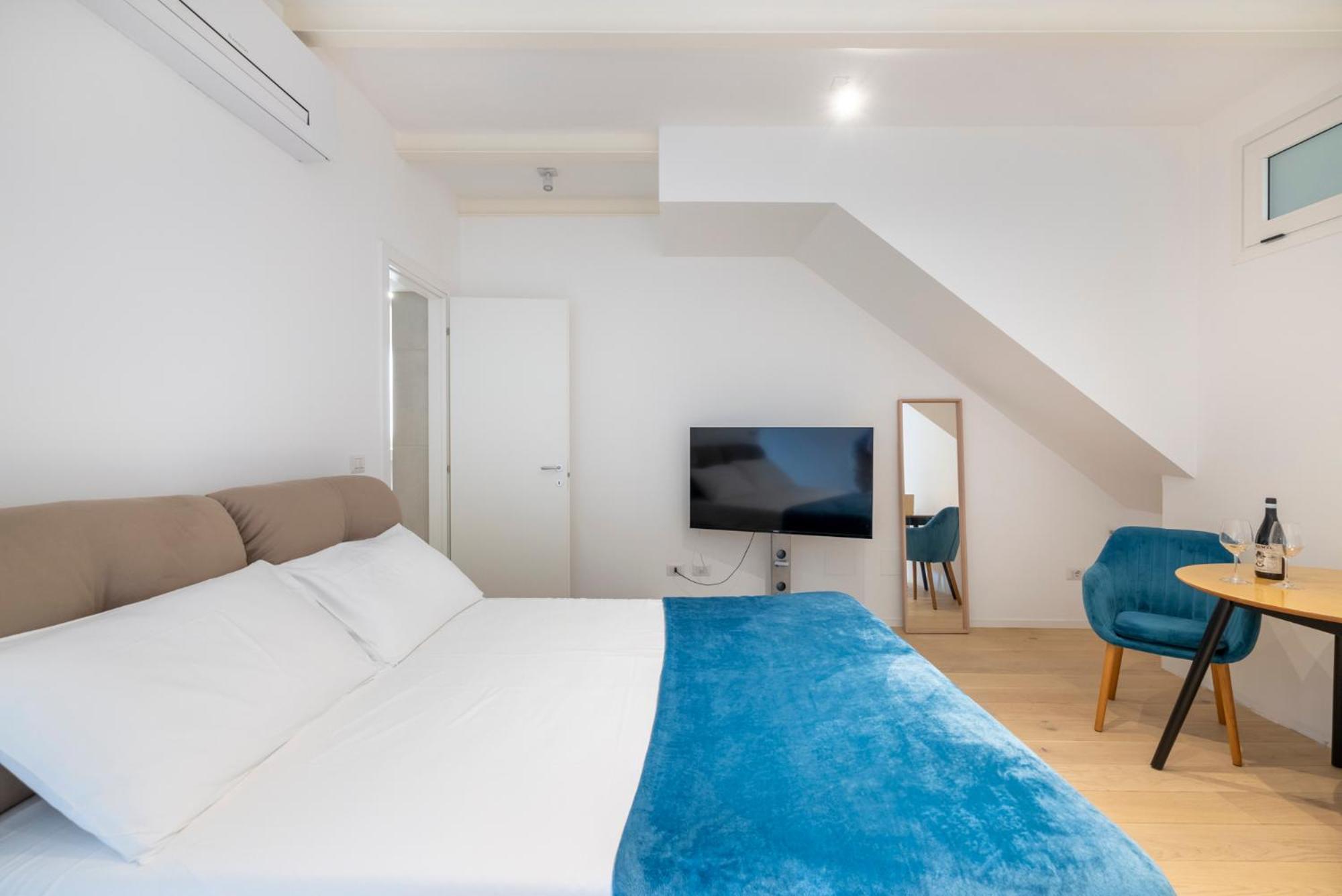 Aldrovandi Luxury Suites And Apartment 볼로냐 외부 사진