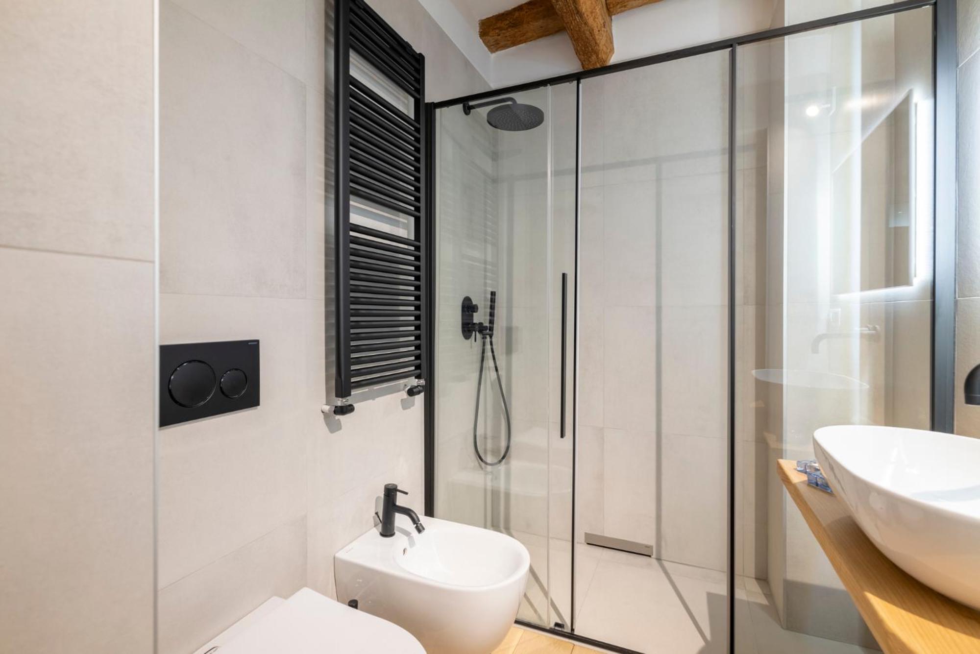 Aldrovandi Luxury Suites And Apartment 볼로냐 외부 사진