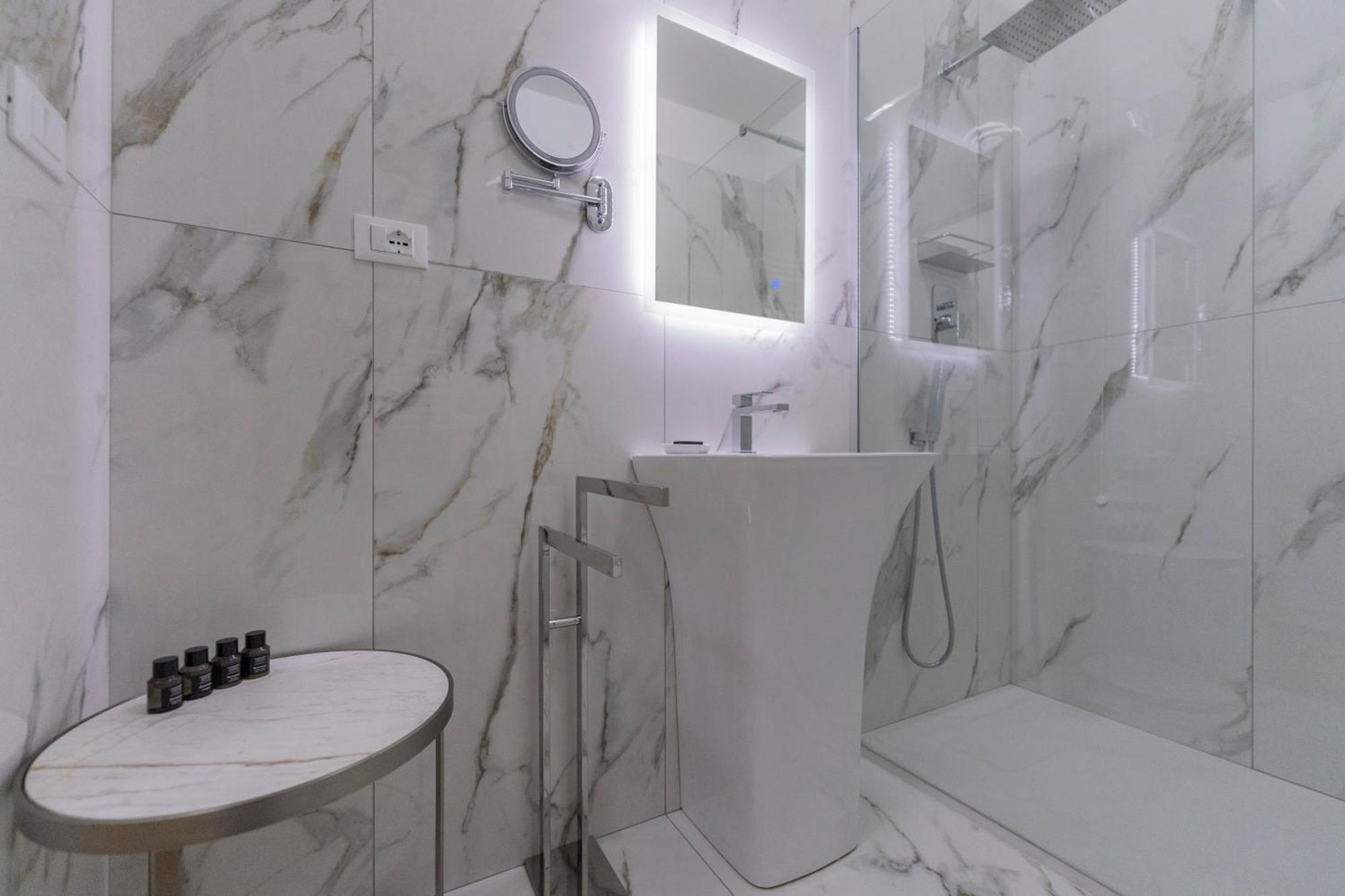 Aldrovandi Luxury Suites And Apartment 볼로냐 외부 사진